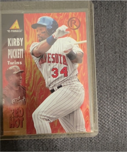 1995 Pinnacle Red Hot #RH9 Kirby Puckett — front
