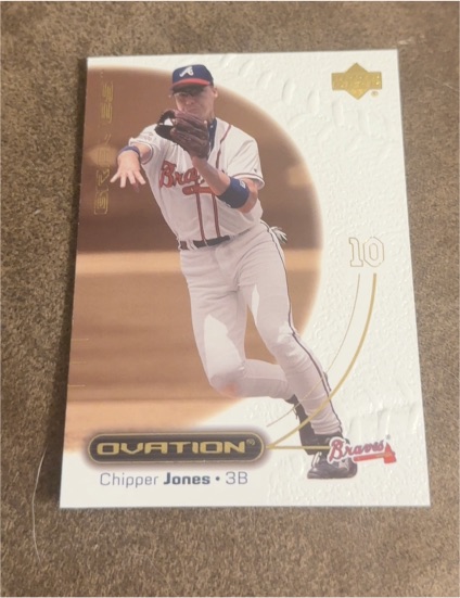 2001 Upper Deck Ovation #10 Chipper Jones — front