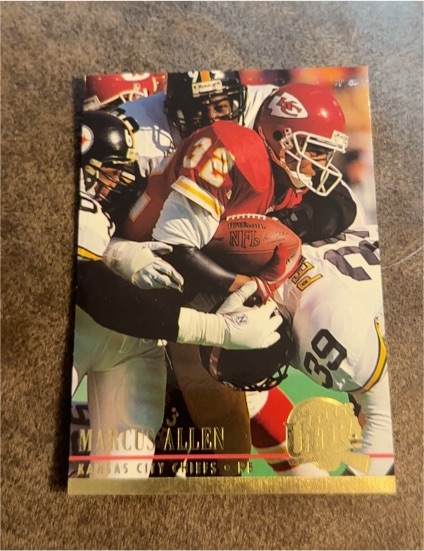 1994 Fleer Ultra #137 Marcus Allen — front
