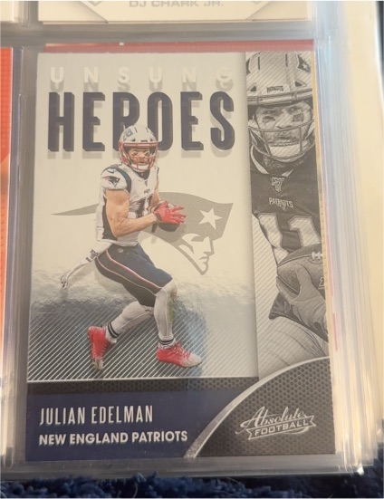 2020 Panini Absolute Unsung Heroes #UH-JE Julian Edelman — front