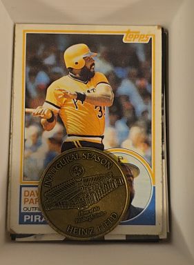 1983 Topps #205 Dave Parker — front