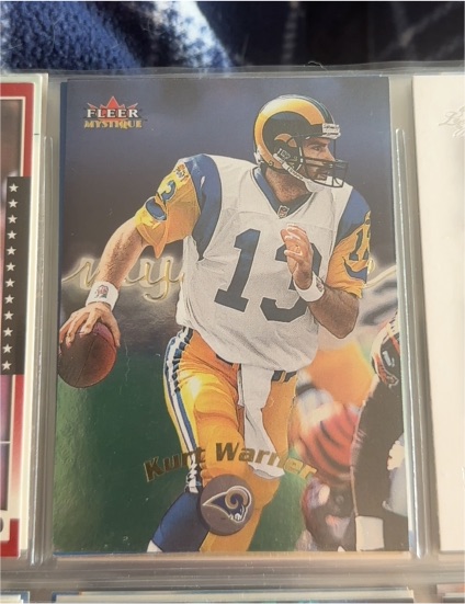 2000 Fleer Mystique #58 Kurt Warner — front