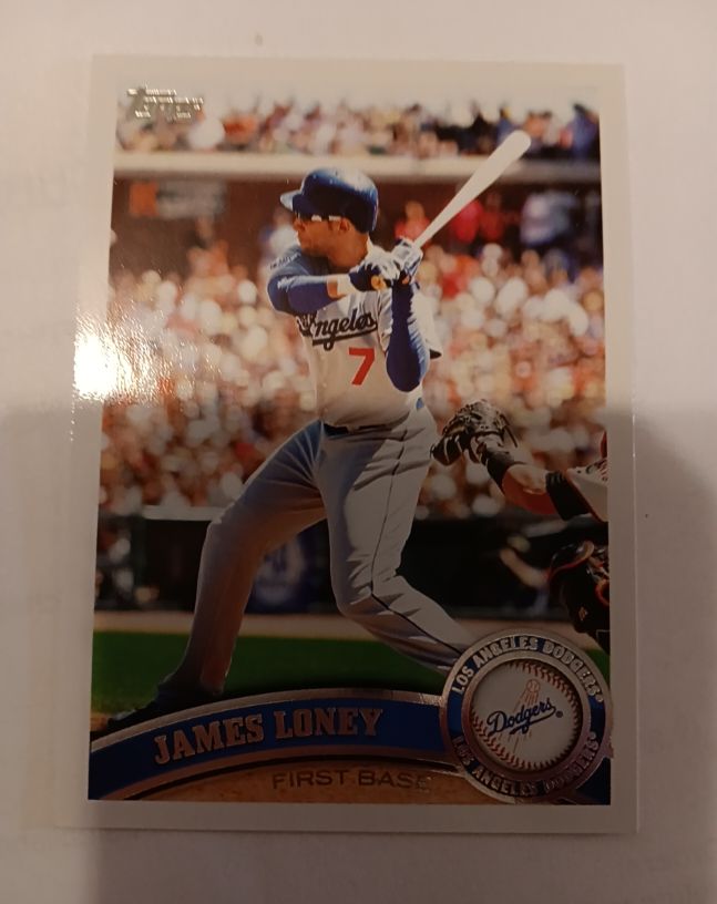 2011 Topps #305 James Loney — front