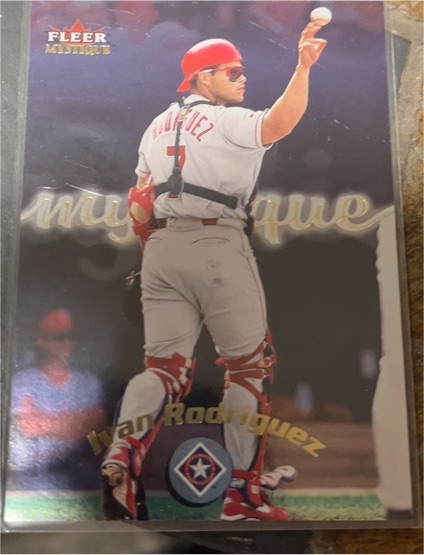 2000 Fleer Mystique #48 Ivan Rodriguez — front