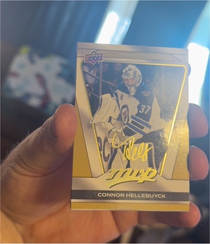 2025-26 Upper Deck MVP Hockey #117 Connor Hellebuyck Silver Script — front