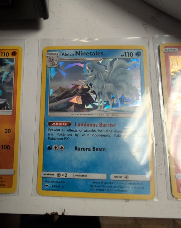 2017 Pokémon Burning Shadows #28 Alolan Ninetales — front