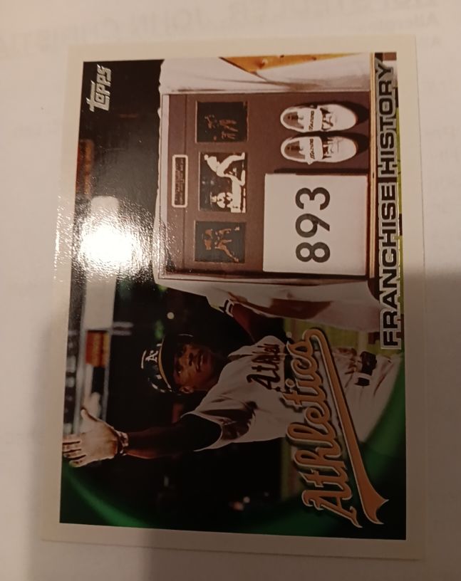 2010 Topps #137 Rickey Henderson Oakland Athletics Franchise History — front