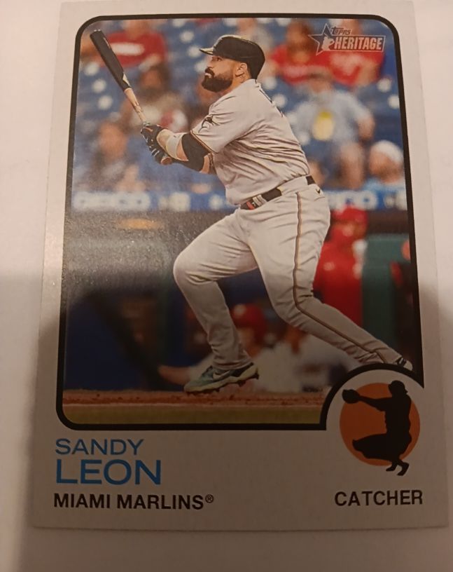 2022 Topps Heritage #654 Sandy Leon — front