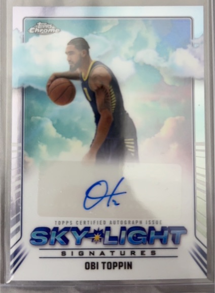 2024-25 Topps Chrome Sky-Light Signatures #SLS-OT Obi Toppin — front