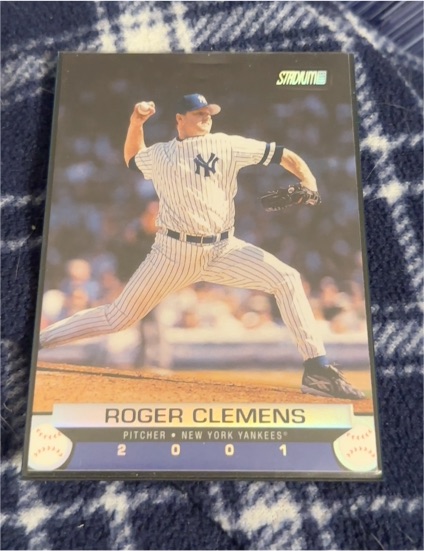 2001 Topps Stadium Club #143 Roger Clemens — front