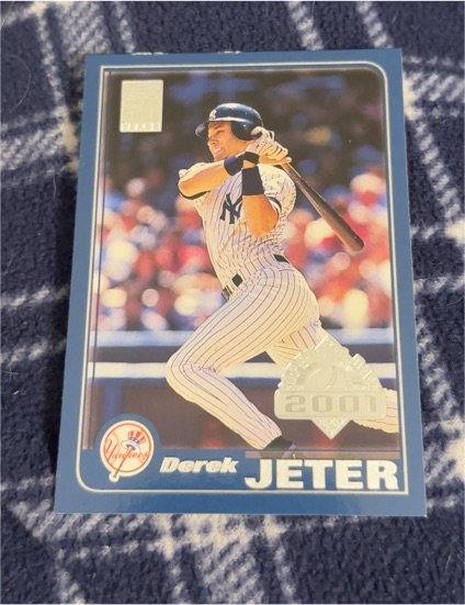 2001 Topps #100 Derek Jeter — front