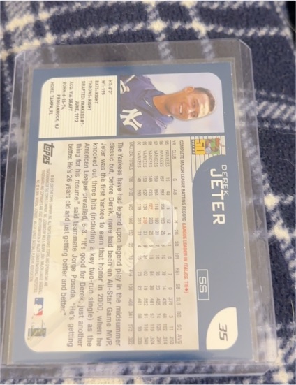 2001 Topps Traded #35 Derek Jeter — front