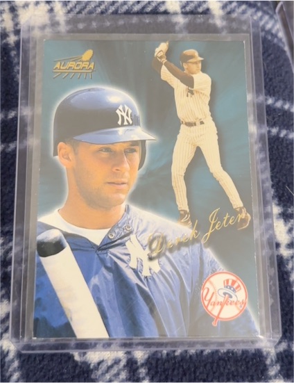 1999 Pacific Aurora #128 Derek Jeter — front