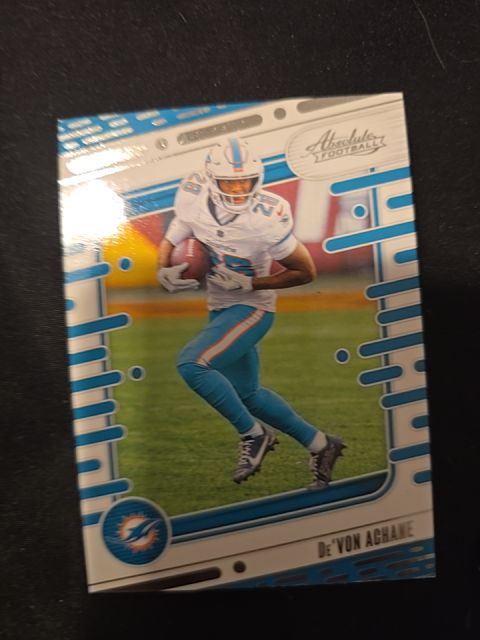 2024 Panini Absolute #67 De'Von Achane — front