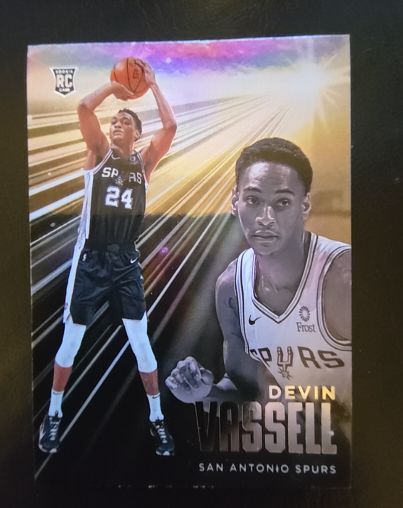2020-21 Panini Chronicles Essentials #221 Devin Vassell — front