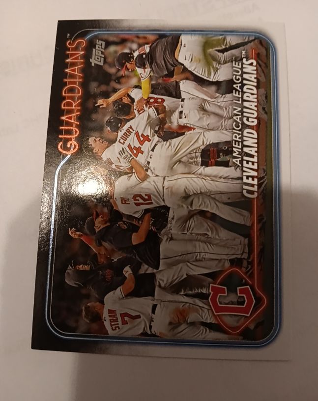 2024 Topps #439 Cleveland Guardians — front