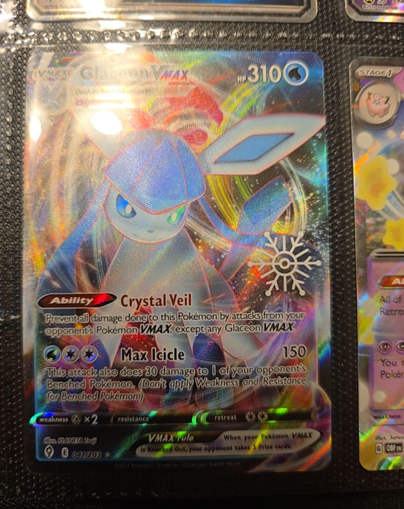 2021 Pokémon Evolving Skies #41 Glaceon VMAX — front