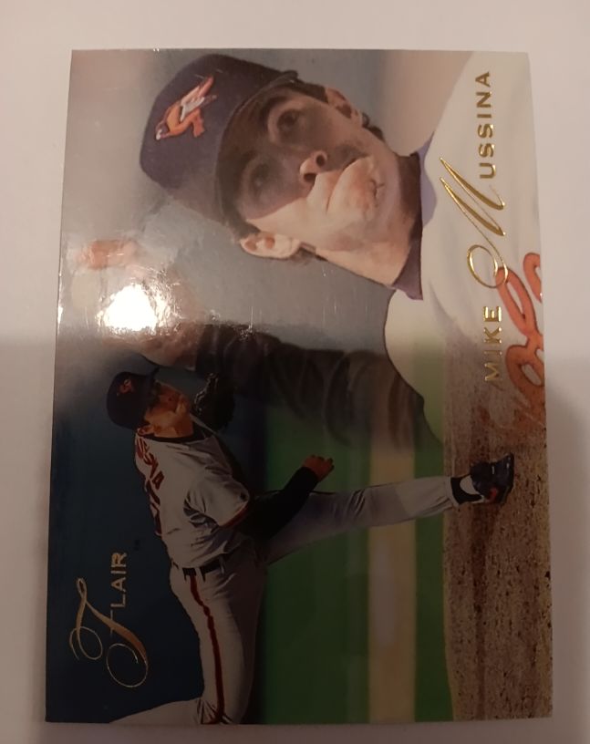 1993 Flair #154 Mike Mussina — front