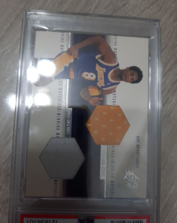 2006 Upper Deck Shooting Stars Jerseys #SBR Kobe Bryant — front