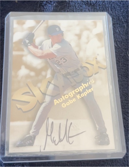 1999 Skybox Autographics # Gabe Kapler — front