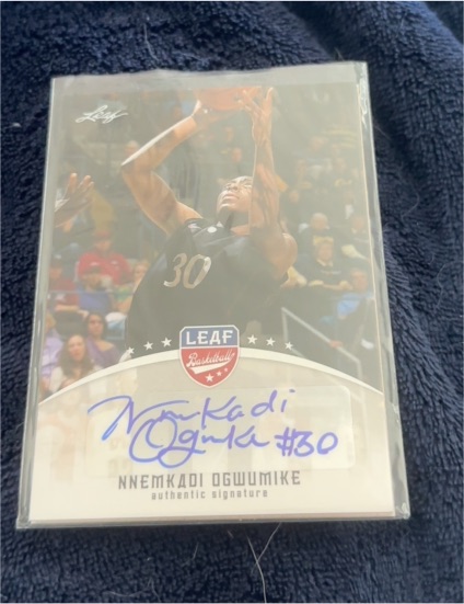 2012-13 Leaf Basketball Autographs #HP1 Nnemkadi Ogwumike — front