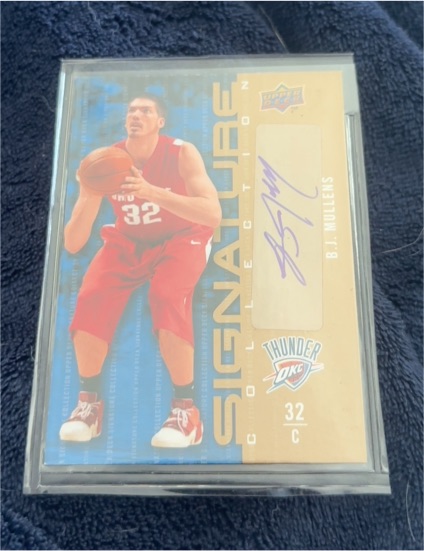 2009 Upper Deck Signature Collection #32 B.J. Mullens — front