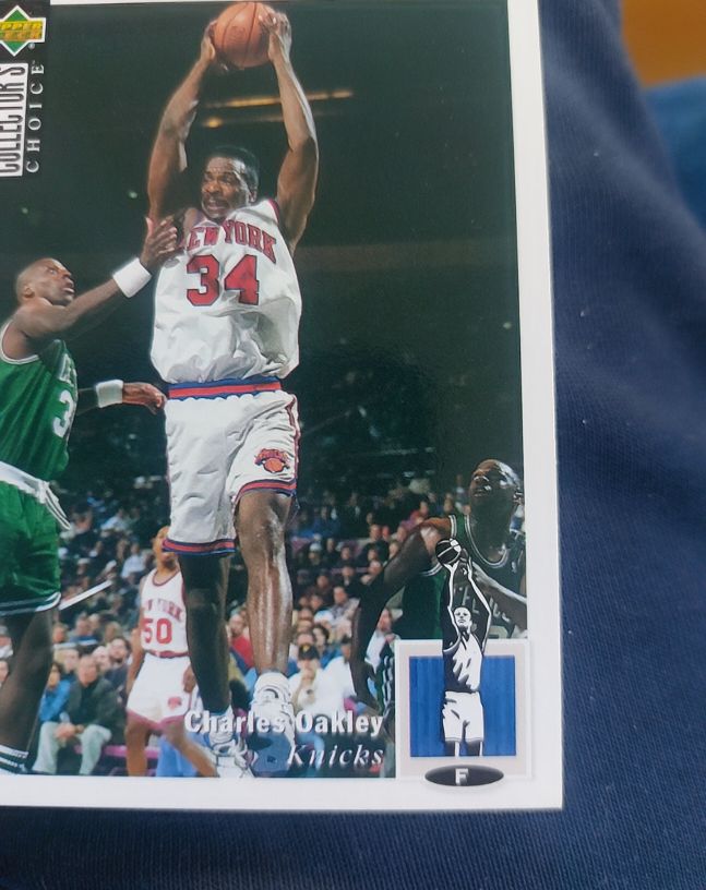 1993-94 Upper Deck Collector's Choice #97 Charles Oakley — front