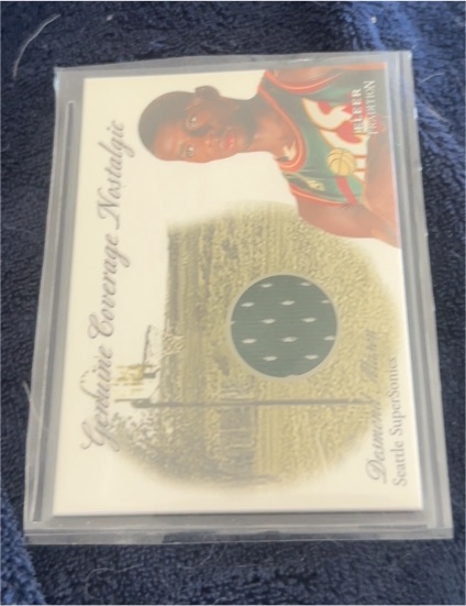 2002 Upper Deck Genuine Coverage Nostalgic #GJ39 Baron Davis — front