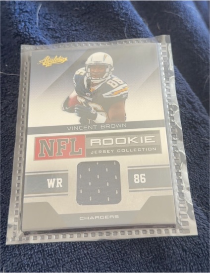 2011 Panini Absolute Memorabilia NFL Rookie Jersey Collection #86 Vincent Brown — front