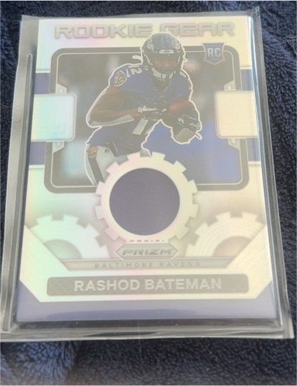 2021 Panini Prizm Rookie Gear #RG-10 Rashod Bateman — front