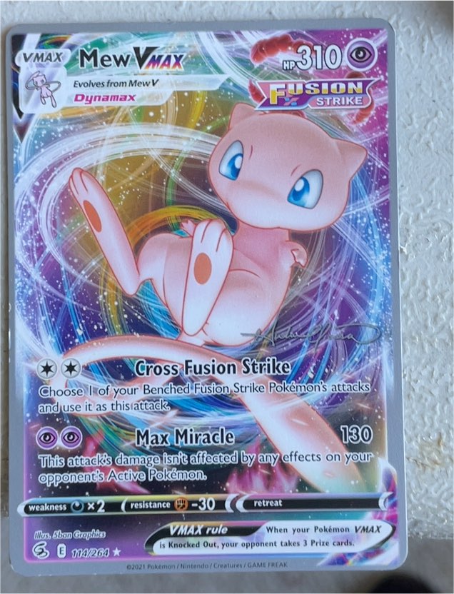 2021 Pokémon Fusion Strike #114 Mew VMAX — front