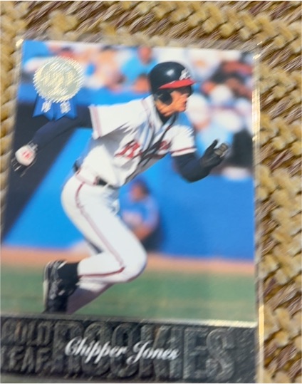 1993 Leaf Gold Leaf Rookies #19 Chipper Jones — front