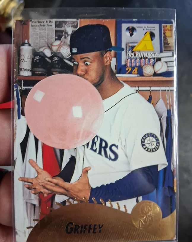 1995 Pinnacle #128 Ken Griffey Jr. — front