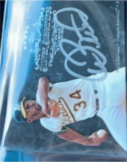 1999 Skybox Premium #34 Fernando Valenzuela — front