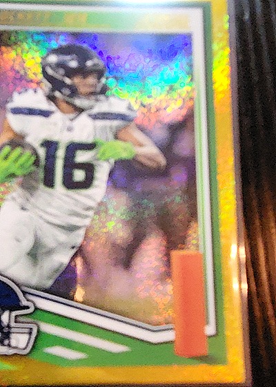 2025 Panini Score #16 Tyler Lockett — front