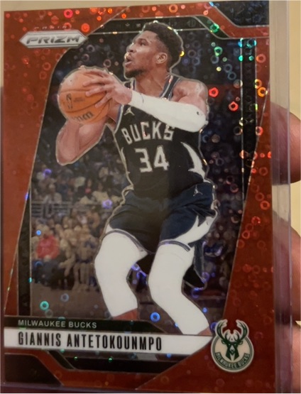 2024-25 Panini Prizm #85 Giannis Antetokounmpo — front