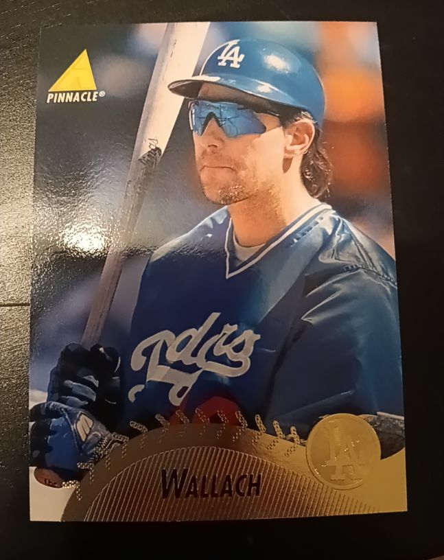 1995 Pinnacle #384 Tim Wallach — front
