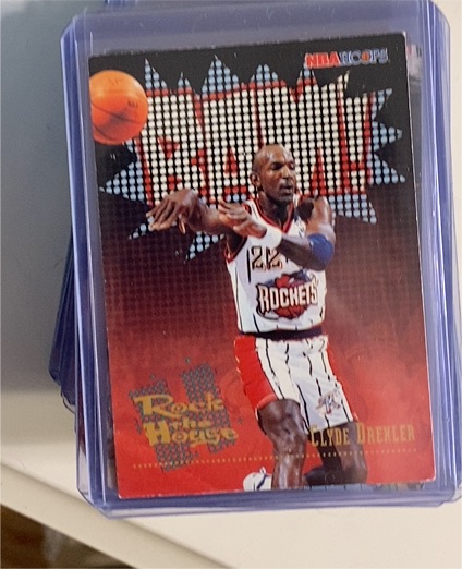 1996 NBA Hoops #379 Clyde Drexler — front