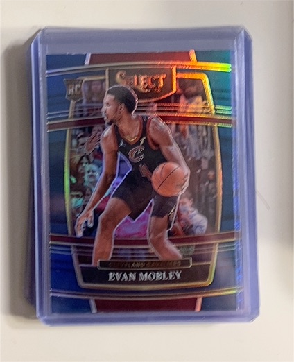 2021-22 Panini Select #5 Evan Mobley — front