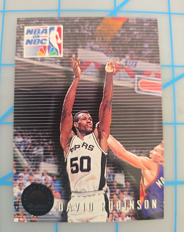 1993 SkyBox #9 David Robinson — front