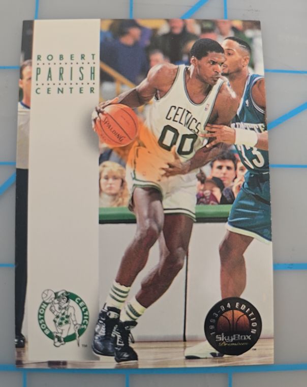 1993-94 SkyBox Premium #35 Robert Parish Boston Celtics — front
