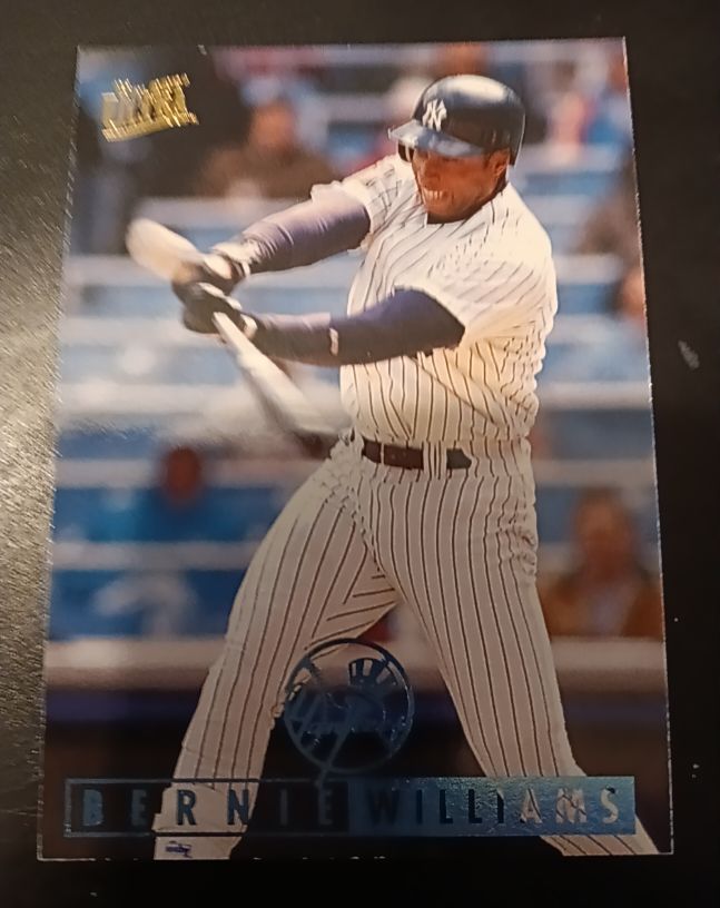 1995 Fleer Ultra #314 Bernie Williams — front