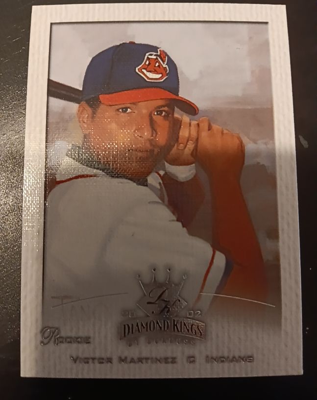 2002 Donruss Diamond Kings #113 Victor Martinez — front