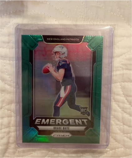 2024 Panini Prizm #4 Drake Maye Emergent Green Prizm Rookie Card — front