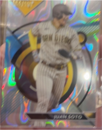 2023 Topps Finest Juan Soto Refractor — front