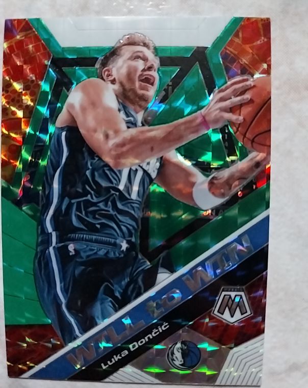 2019-20 Panini Mosaic #13 Luka Doncic Will to Win Green Prizm — front