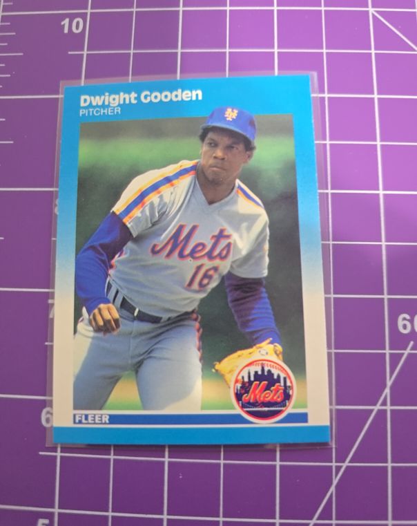 1987 Fleer #9 Dwight Gooden — front