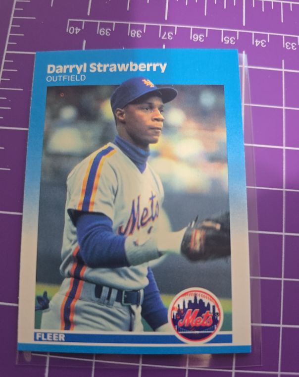 1987 Fleer #23 Darryl Strawberry New York Mets — front