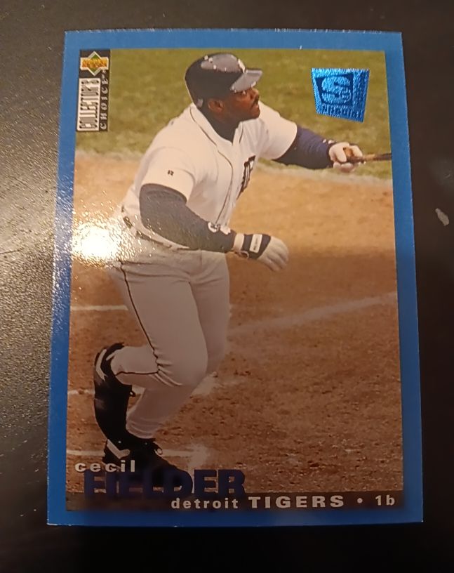 1995 Upper Deck Collector's Choice SE #220 Cecil Fielder — front