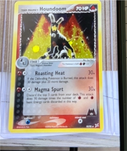 2004 Pokemon EX Team Magma vs Team Aqua #10 Team Magma's Houndoom — front